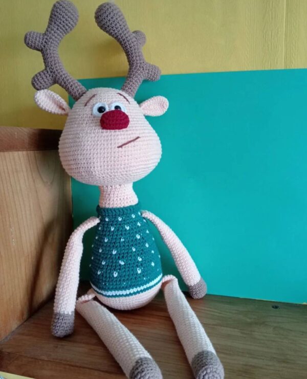 Knit toy reindeer
